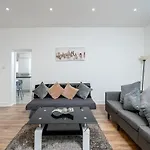 Central London Family Apt Near 02 Arena, Excel Centre With Parking