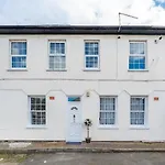 Central London Family Apt Near 02 Arena, Excel Centre With Parking
