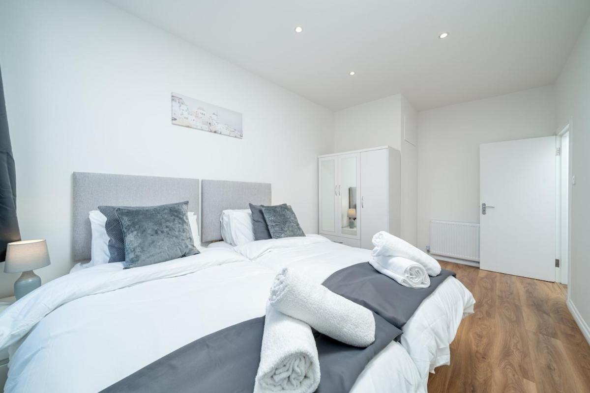 Family Near 02 Arena, Excel Centre With Parking Londra