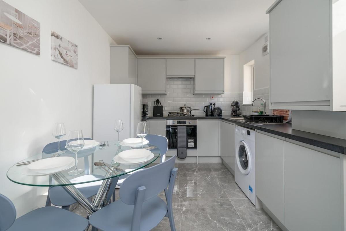 Appartamento Family Near 02 Arena, Excel Centre With Parking *