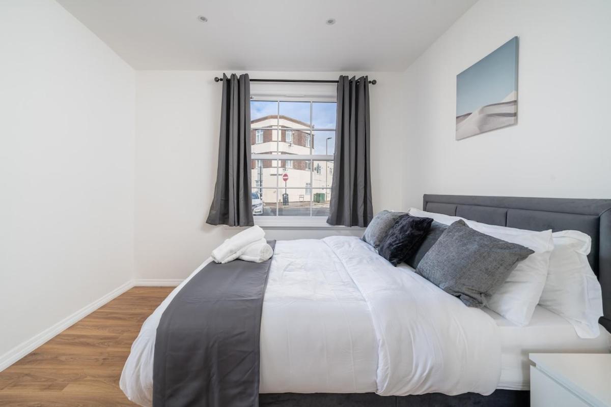Family Near 02 Arena, Excel Centre With Parking Appartamento