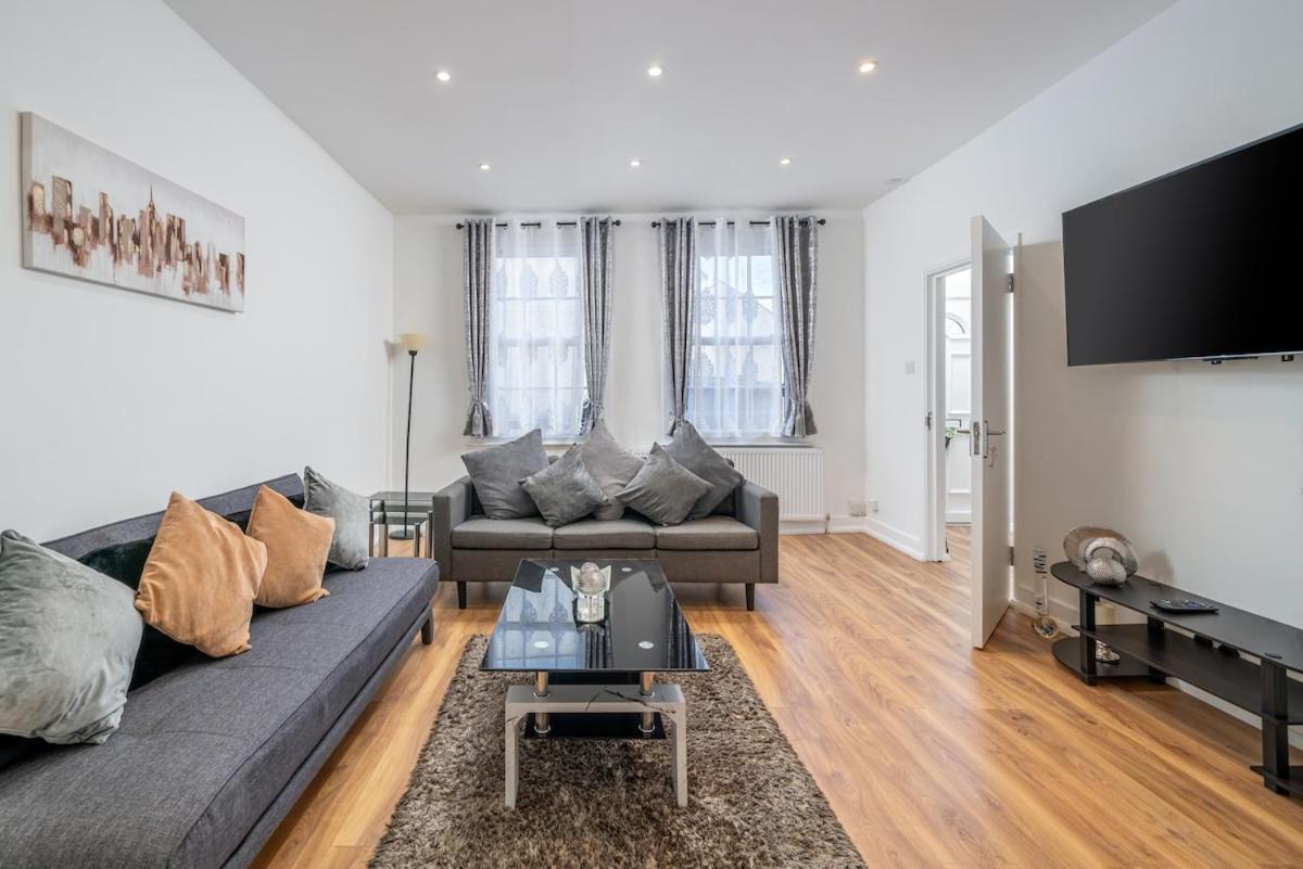 Family Near 02 Arena, Excel Centre With Parking Appartamento Londra