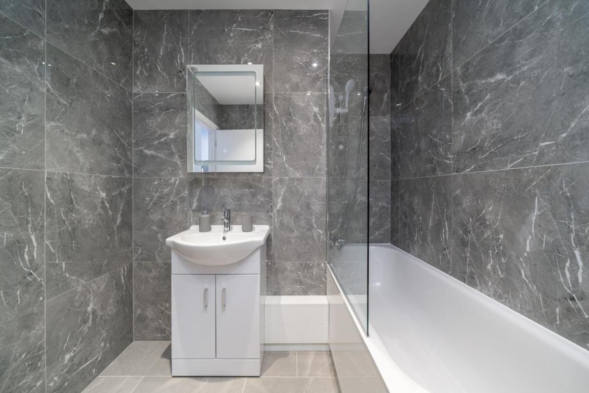 Family Near 02 Arena, Excel Centre With Parking * Londra
